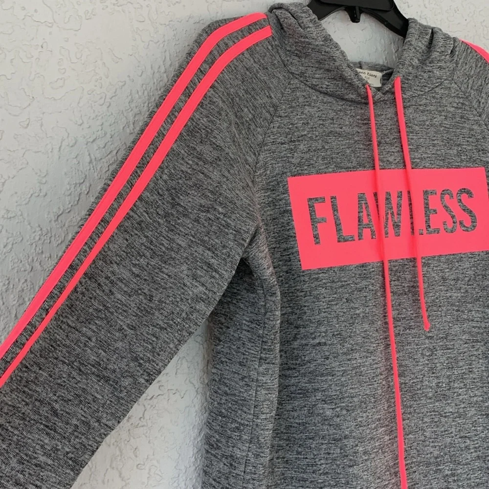 Free kisses plus size  sweatshirt  1X - Picture 4 of 10